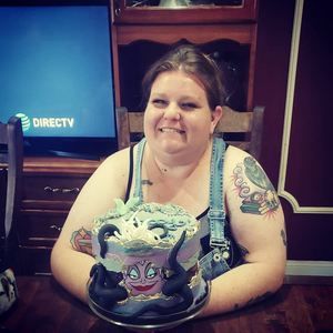 Meet your Posher, Caitlin